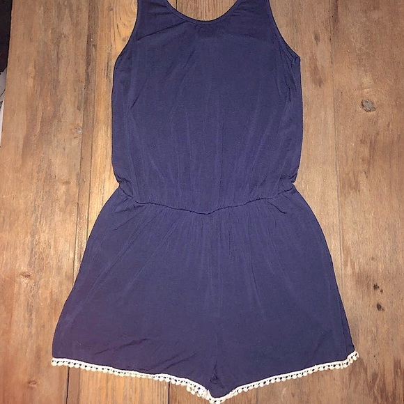 💕5️⃣Love Ari navy romper sz Lg fits med also and super soft and stretchy - Picture 1 of 5